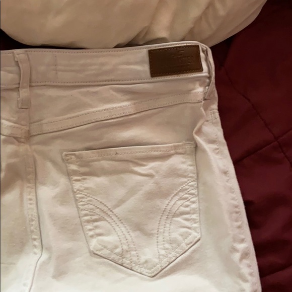 White Ripped Hollister Jeans size 7s - Picture 3 of 4